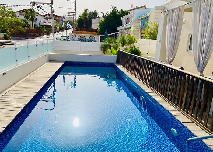 Glamour Luxury Suite Swimming Pool