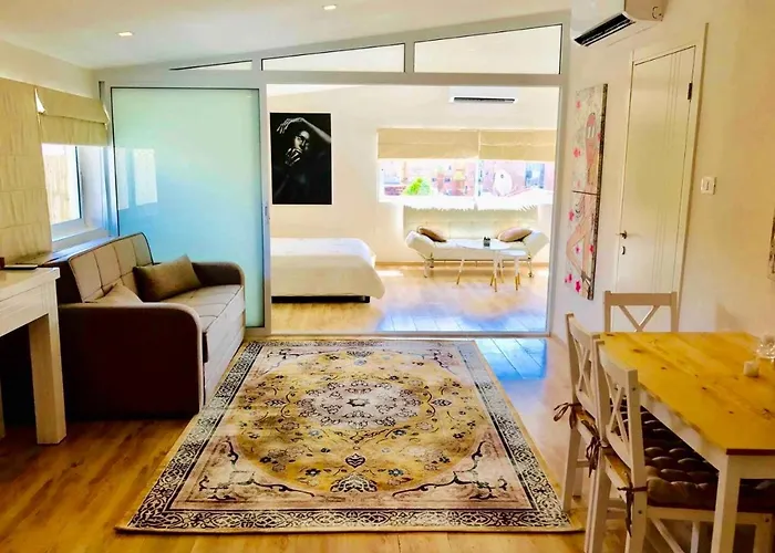 Glamour Luxury Suite Swimming Pool