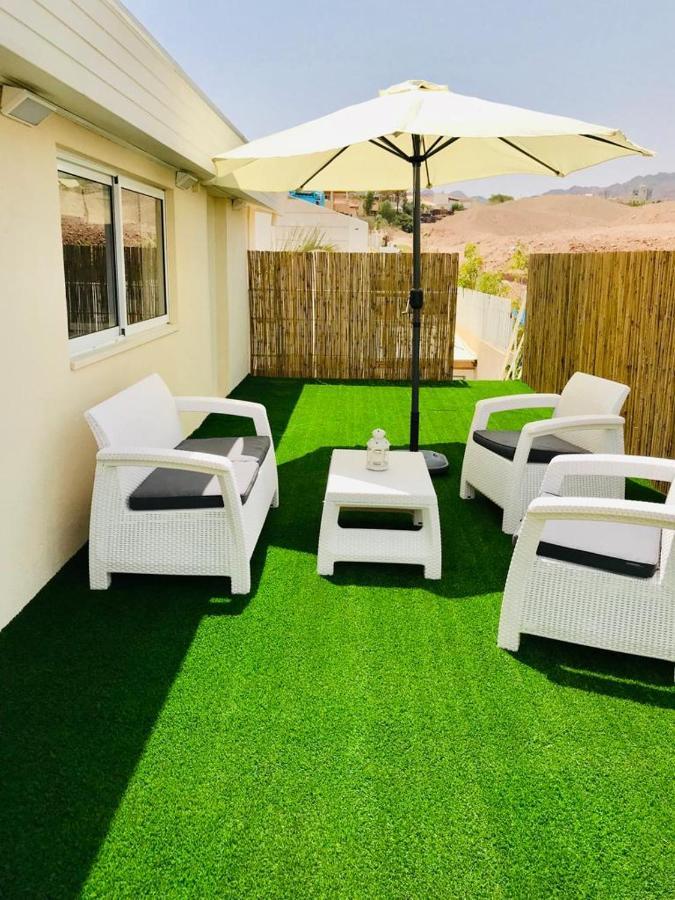 Glamour Luxury Swimming Pool אילת