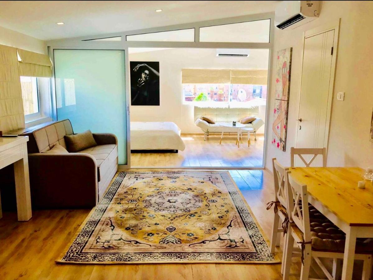 Glamour Luxury Swimming Pool * אילת