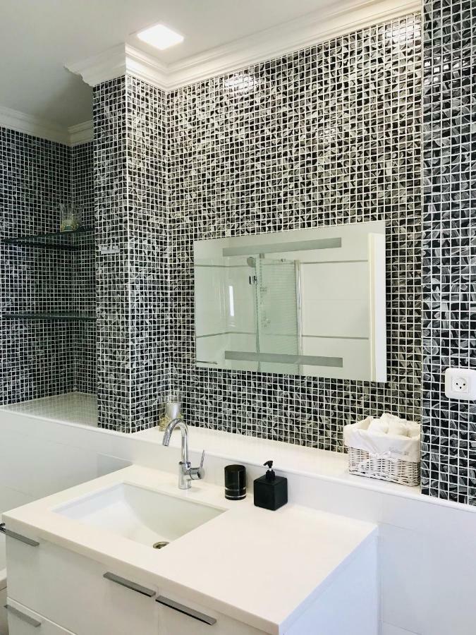 Glamour Luxury Swimming Pool דירה